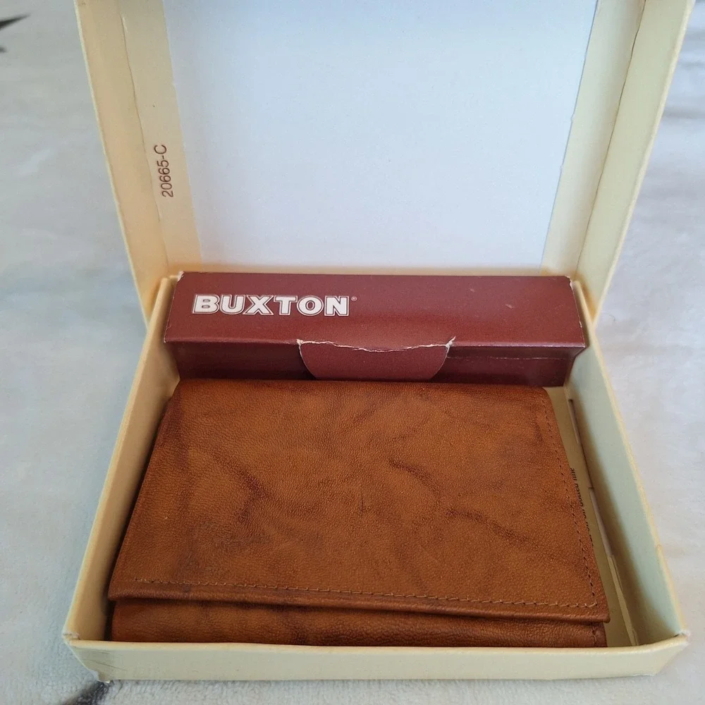 VTG BUXTON Men's Top Grain Leather Tri-Fold Wallet‎ Brown Tan Small Mark On Back